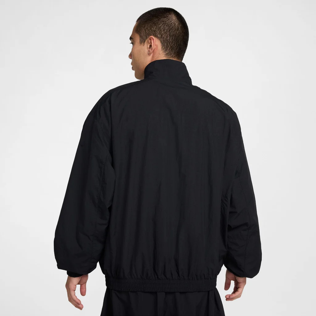 ЧОЛОВІЧА ВІТРОВКА NIKE CLUB WVN TRK JKT OS (HQ6109-010)