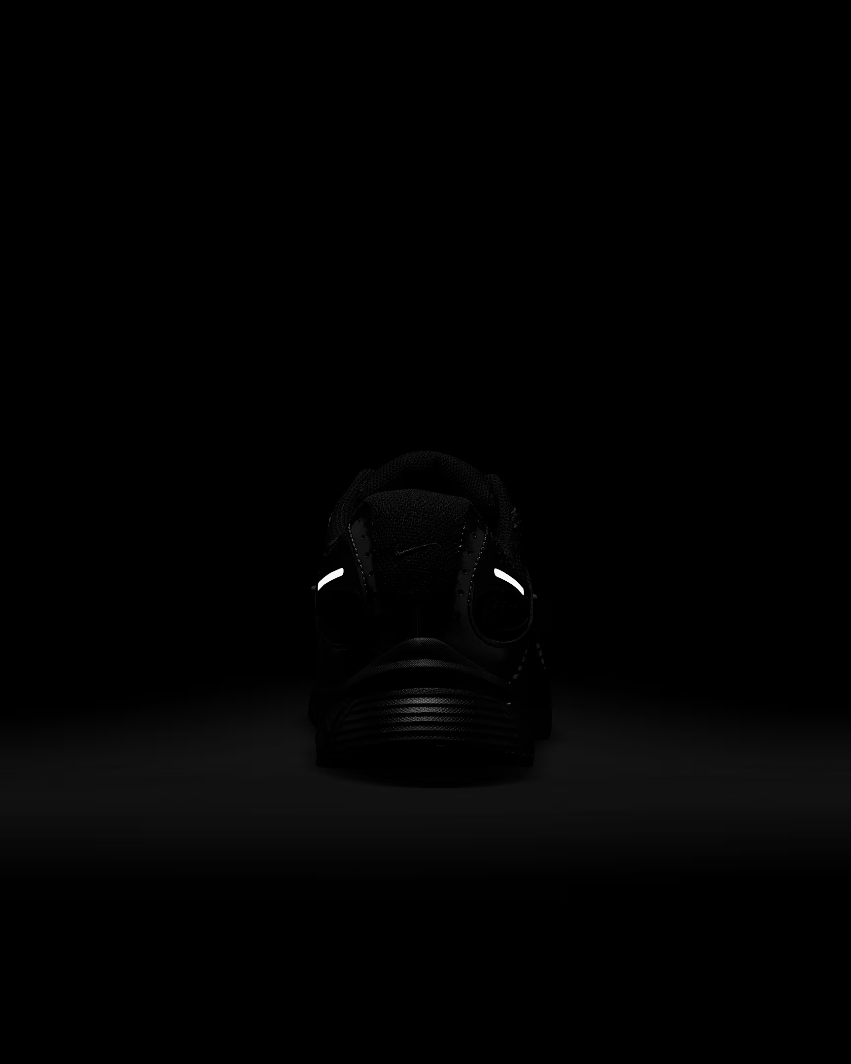 MEN'S NIKE V5 RNR SNEAKERS (HJ5228-001)