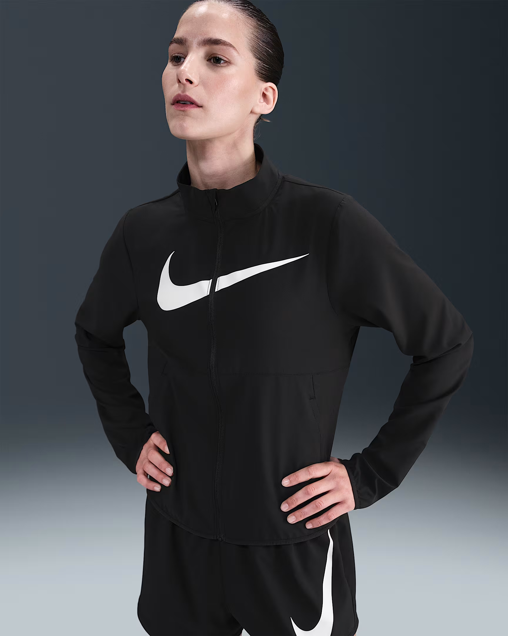 ЖІНОЧА ВІТРОВКА NIKE TEMPO SWSH HBR DF JKT (HV2647-010)