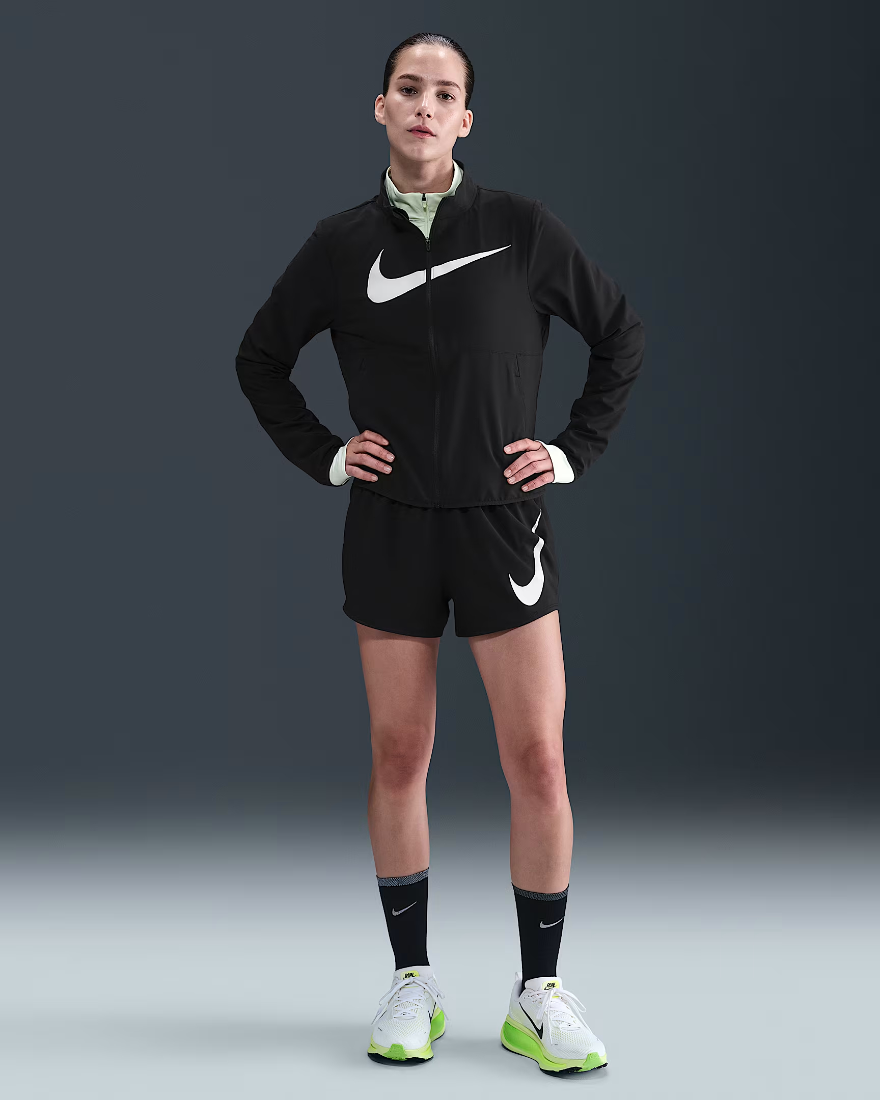 WOMEN'S WINDBREAKER NIKE TEMPO SWSH HBR DF JKT (HV2647-010)