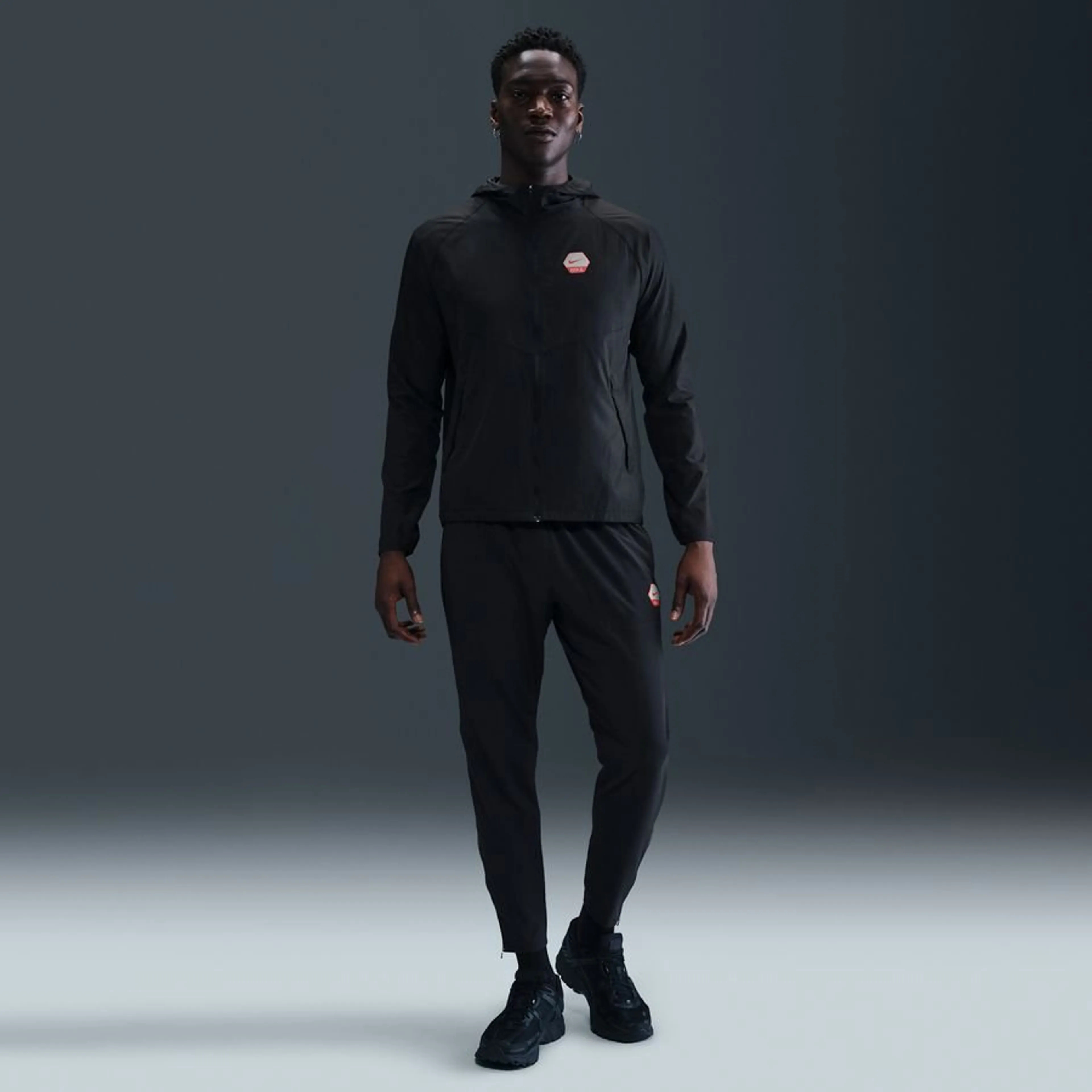 МУЖСКАЯ ВЕТРОВКА NIKE NSW CS RUN JKT (IH4289-010)