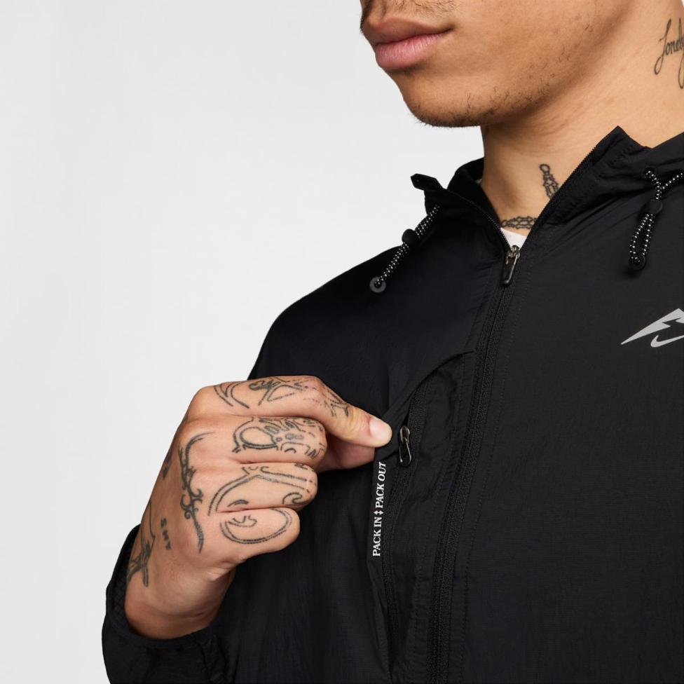 МУЖСКАЯ ВЕТРОВКА NIKE TRAIL AIREEZ JKT (FN4002-010)