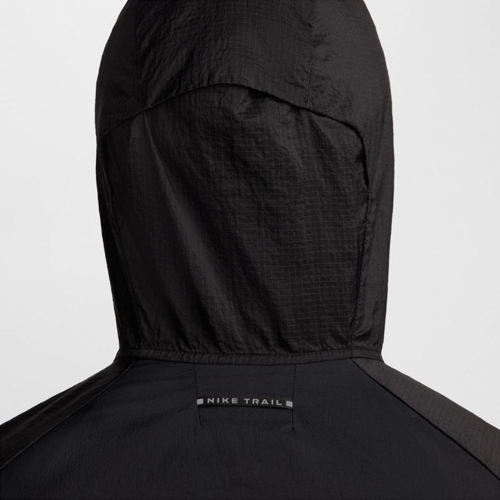 МУЖСКАЯ ВЕТРОВКА NIKE TRAIL AIREEZ JKT (FN4002-010)