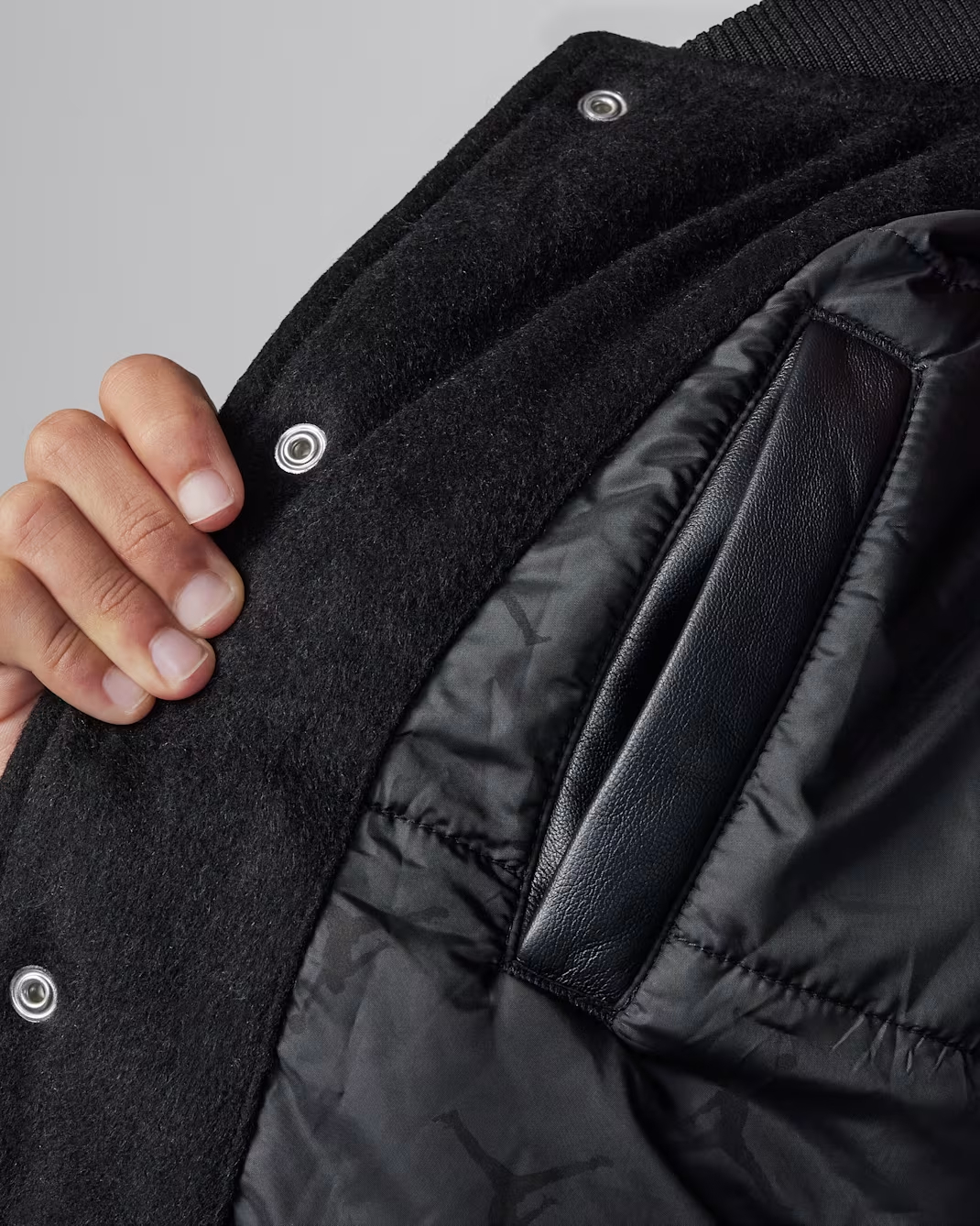 ПІДЛІТКОВИЙ БОМБЕР JORDAN JDN VARSITY (95D197-023)