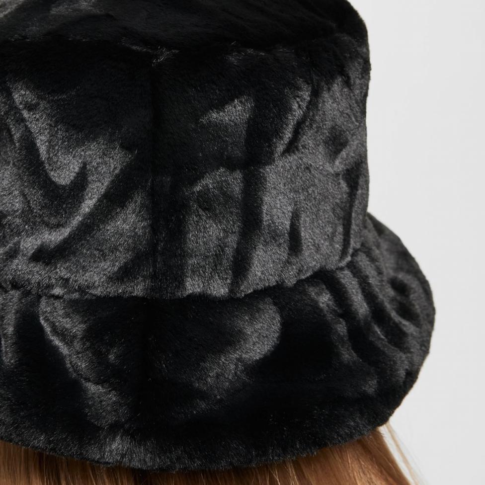 TEEN NIKE K APEX BUCKET FAUX FUR BEAN HAT (FZ3061-010)