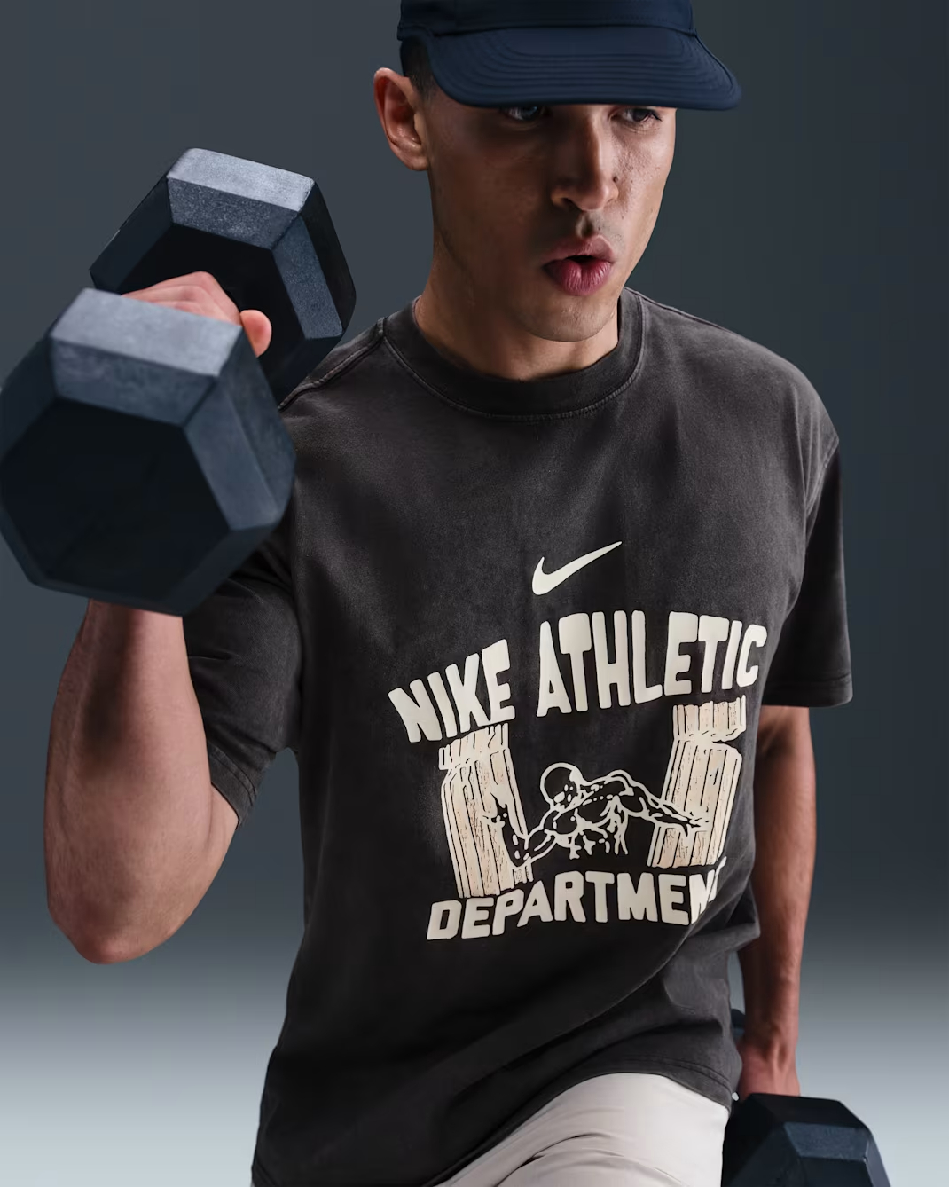 МУЖСКАЯ ФУТБОЛКА NIKE TEE M90 GYM HRiTGE HO25 (HV4176-010)
