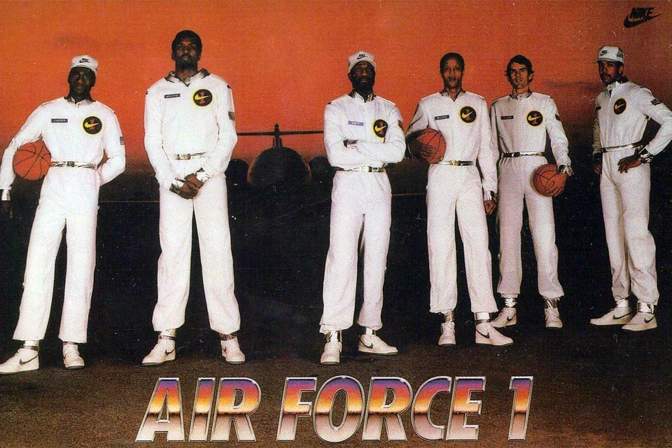 Nike Air Force 1: История кроссовок, которые изменили мир моды