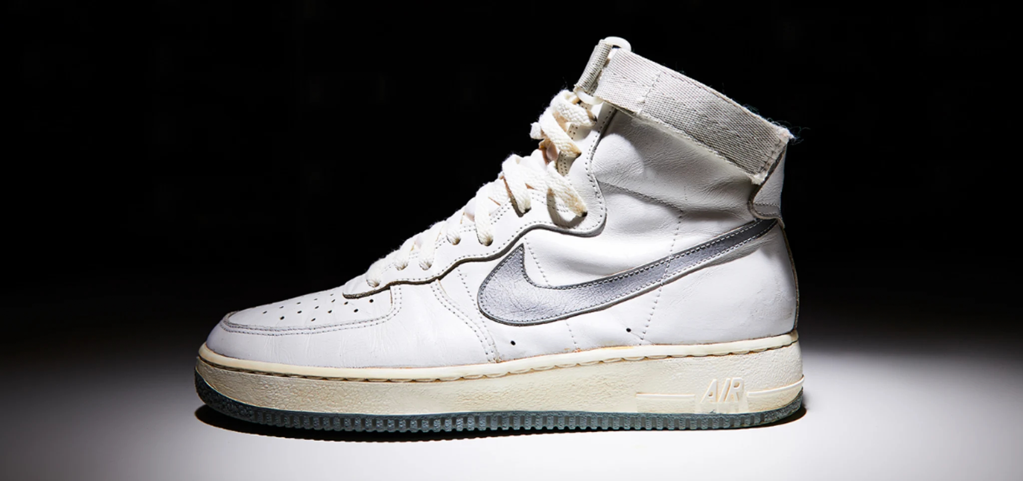 Nike Air Force 1: История кроссовок, которые изменили мир моды